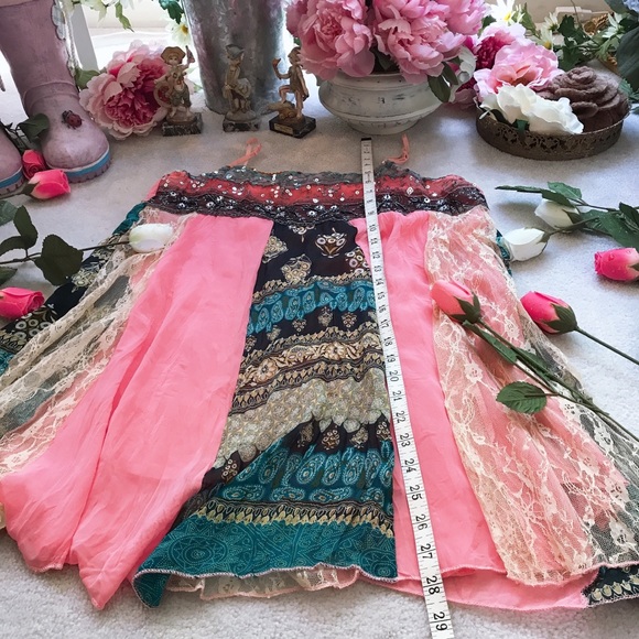 Very Pretty Top - Picture 12 of 12